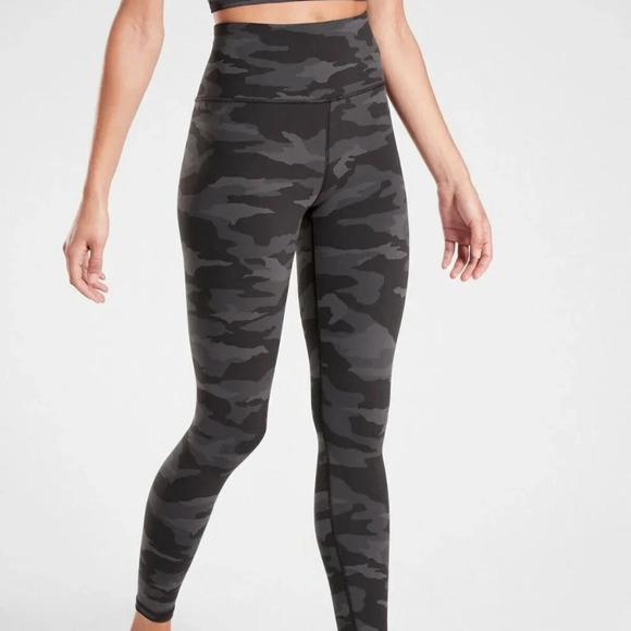 Athleta Black Camo Print Elation 7/8 Leggings - Picture 1 of 4